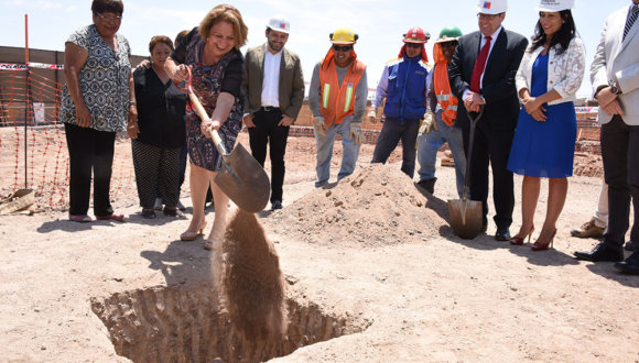 Arica: Gobierno inició la construcción del Centro de Salud Familiar en El Alto Arica: Gobierno inició la construcción del Centro de Salud Familiar en El Alto