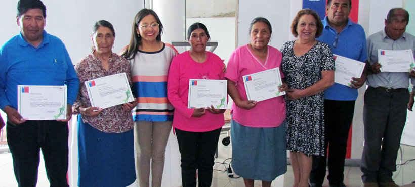 Servicio de Salud Arica y CONADI entregaron a médicos aymara certificados de pasantía a Bolivia