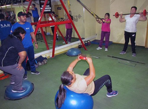 CESFAM de Arica ofrecen talleres de actividad física a personas con enfermedades crónicas CESFAM de Arica ofrecen talleres de actividad física a personas con enfermedades crónicas