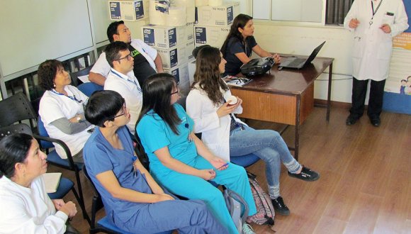 Servicio de Salud Arica capacita a equipos de CESFAM y SAPU en detección de enfermedades transmitidas por mosquito Aedes aegypti