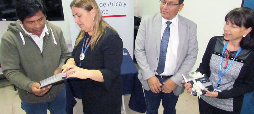 Servicio de Salud Arica entrega 15.500 pastilleros y 1.400 kits térmicos para usuarios de centros de atención primaria Servicio de Salud Arica entrega 15.500 pastilleros y 1.400 kits térmicos para usuarios de centros de atención primaria