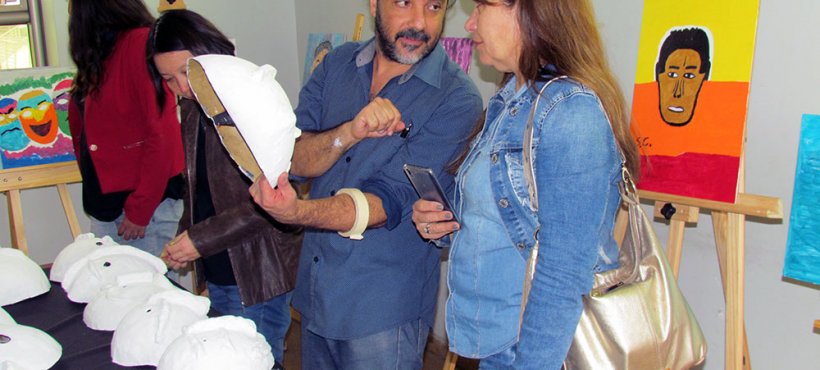 Personas usuarias de Hospital de Día Adultos participaron en talleres de arte con máscaras