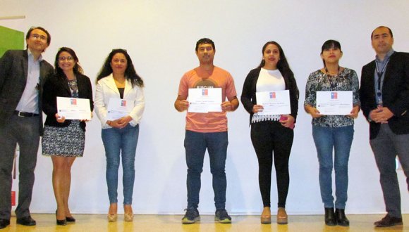 Servicio de Salud Arica entregó becas de estudios superiores a trabajadores y a sus hijos
