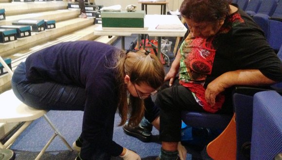 Servicio de Salud Arica entregó 300 primeros pares de zapatos para personas con diabetes de los CESFAM