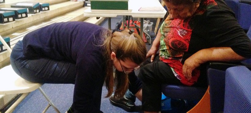 Servicio de Salud Arica entregó 300 primeros pares de zapatos para personas con diabetes de los CESFAM