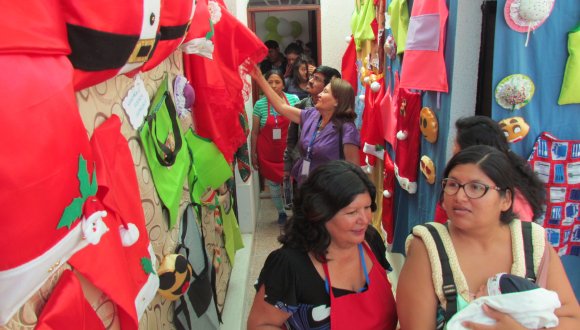 Servicio de Salud Arica certificó a personas usuarias del ESSMA Sur en costura y carpintería