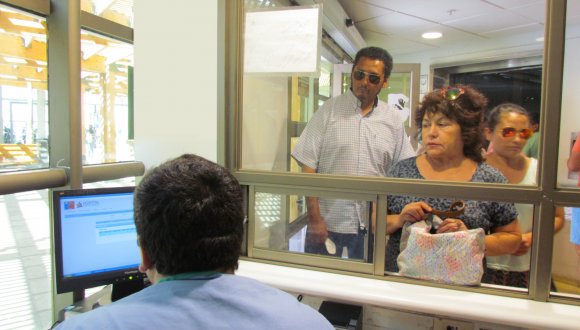 Nuevo sistema de acceso a visitas debutó en Hospital de Arica