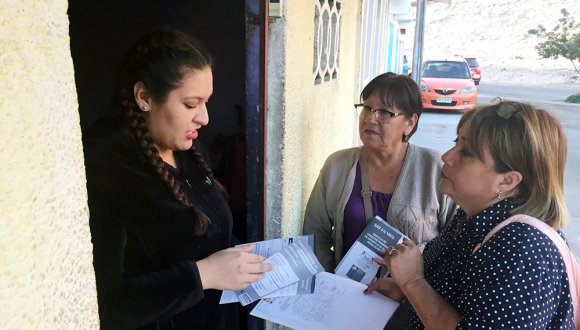 Arica: Vecinos realizaron puerta a puerta para informar sobre el nuevo SAR Iris Véliz