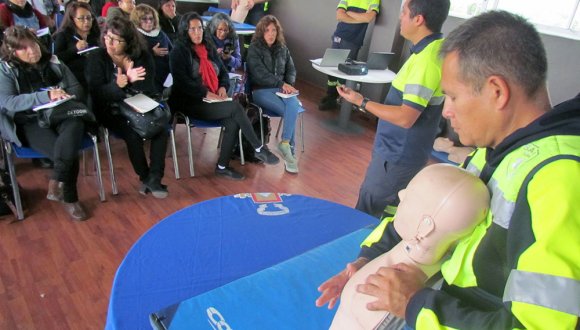 Equipo de la base SAMU Arica capacitó en primeros auxilios a usuarias de la oficina comunal de la mujer