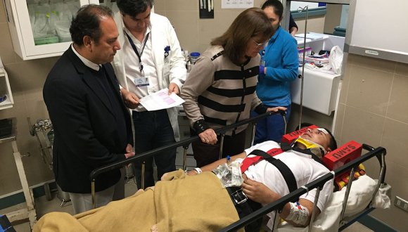 Intendenta de Arica y Parinacota constató estado de salud de personas lesionadas en accidente de bus interurbano
