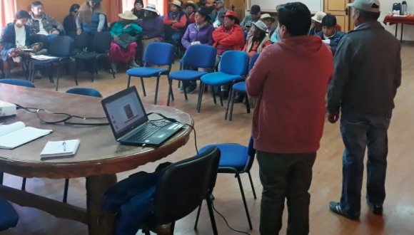 Integrantes de asociación de médicos aymara de Putre se informó sobre test rápido de VIH