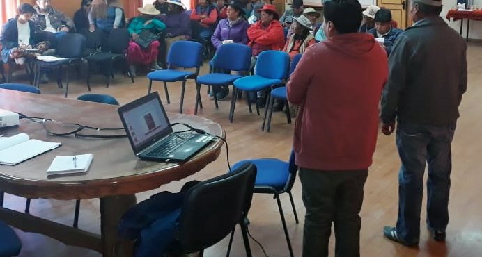 Integrantes de asociación de médicos aymara de Putre se informó sobre test rápido de VIH