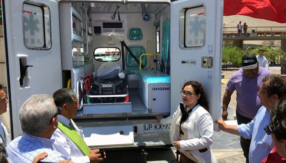 Gobierno Regional y Servicio de Salud Arica entregaron ambulancia a municipio de Camarones