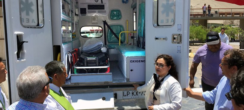 Gobierno Regional y Servicio de Salud Arica entregaron ambulancia a municipio de Camarones