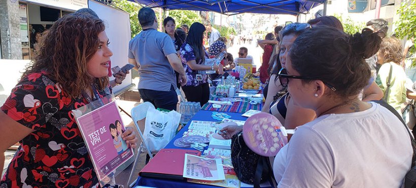 Seremi de Salud y Servicio de Salud Arica realizaron feria informativa sobre prevención de cáncer