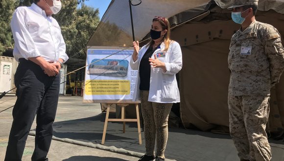 Ministro de Defensa visitó puesto del Ejército instalado en Hospital de Arica para enfrentar el covid-19