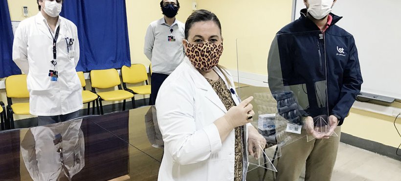Servicio de Salud Arica recibió donación de pantallas de acrílico para garantizar distanciamiento físico para funcionarios