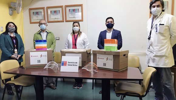 Arica: Alianza entre empresa y universidad permitió la donación de 1.400 protectores faciales
