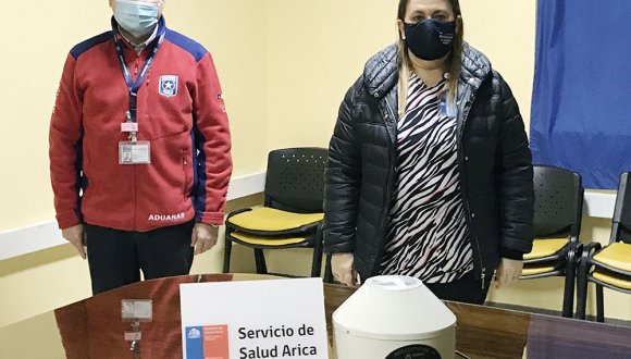 Aduanas donó centrífuga para el banco de sangre del Hospital de Arica