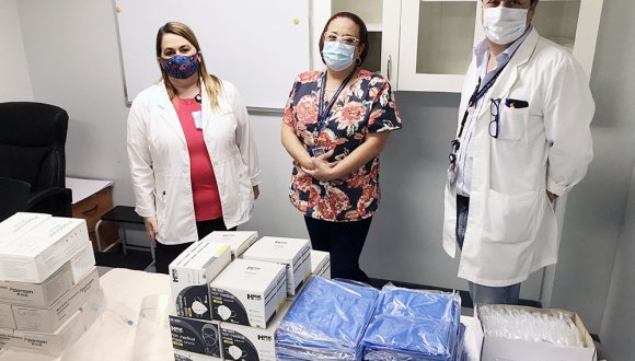 Unidad de diálisis de Hospital de Arica recibió donación y destacaron su trabajo en pandemia de covid-19