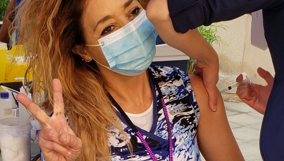 Servicio de Salud Arica confirmó que puntos del hospital vacunaron a 989 personas contra el covid-19 Servicio de Salud Arica confirmó que puntos del hospital vacunaron a 989 personas contra el covid-19