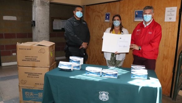 Arica: Servicio de Salud entregó seis mil mascarillas al Complejo Penitenciario de Arica para apoyar labor de contención del covid-19