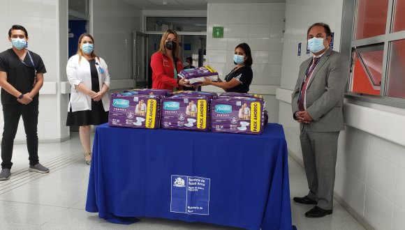 Gobernación provincial de Arica entregó donación de pañales para pacientes del Hospital Regional