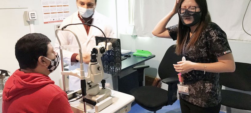 Hospital de Arica inició atención de pacientes sordos con traductores en lengua de señas en el consultorio de especialidades Hospital de Arica inició atención de pacientes sordos con traductores en lengua de señas en el consultorio de especialidades