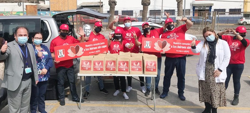 Cadena de restaurantes donó 300 colaciones al personal del Hospital de Arica Cadena de restaurantes donó 300 colaciones al personal del Hospital de Arica