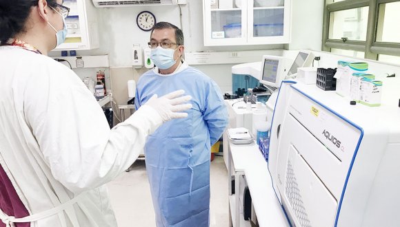 Hospital de Arica cuenta con citómetro de flujo para realizar examen de CD4 a personas con VIH Hospital de Arica cuenta con citómetro de flujo para realizar examen de CD4 a personas con VIH