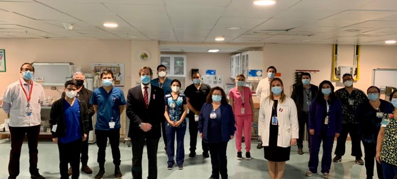 Subsecretario Dougnac visitó UCI del Hospital de Arica para felicitar a equipo por labor en pandemia Subsecretario Dougnac visitó UCI del Hospital de Arica para felicitar a equipo por labor en pandemia