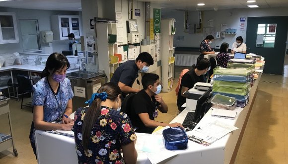 Trece mil funcionarios serán incorporados al sistema público de salud para reforzar dotaciones Trece mil funcionarios serán incorporados al sistema público de salud para reforzar dotaciones