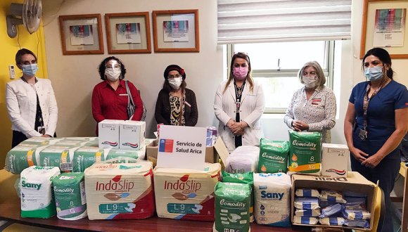 Damas de Rojo entregó donativo para personas mayores hospitalizadas en el Hospital de Arica