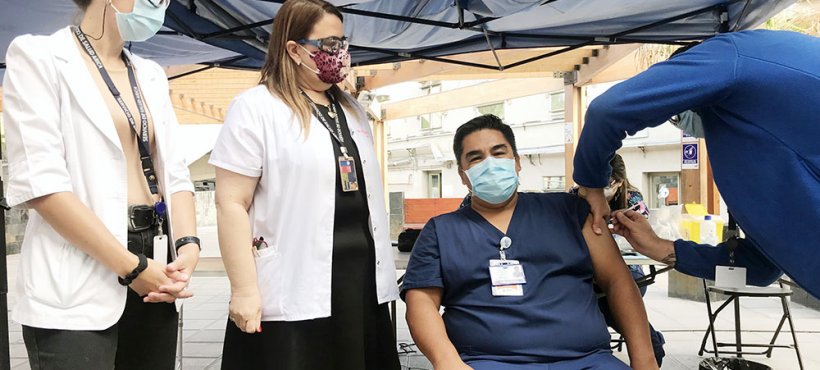 Arica: Comenzó vacunación contra la influenza en los trabajadores de la salud