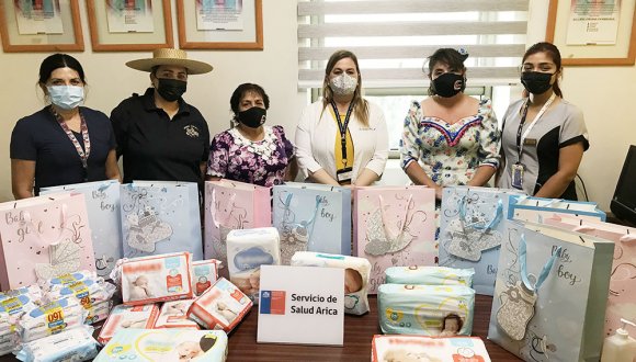 Damas del Club de Huasos donaron ajuares y pañales a los bebés nacidos en el Hospital de Arica Damas del Club de Huasos donaron ajuares y pañales a los bebés nacidos en el Hospital de Arica