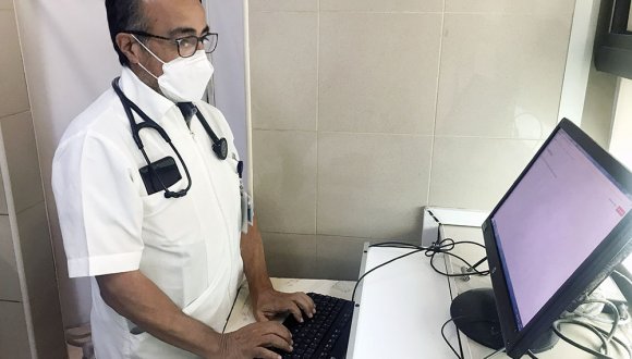 Médico jefe de urgencia del Hospital de Arica dio recomendaciones por consultas respiratorias