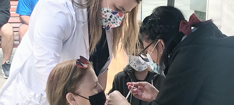 Servicio de Salud Arica tendrá punto de vacunación covid e influenza de lunes a domingo en el hospital