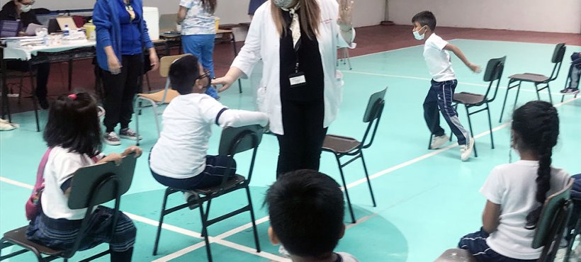 SEREMI y Servicio de Salud Arica llaman a reforzar vacunación de niñas y niños tras casos graves en UCI por Covid-19