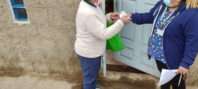 Hospital de Arica retomó la entrega de medicamentos a domicilio a personas mayores de 70 años