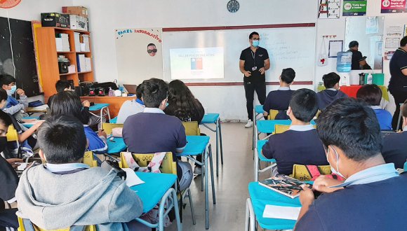 Servicio de Salud Arica realizó talleres sobre salud mental a funcionarios de escuelas y del municipio