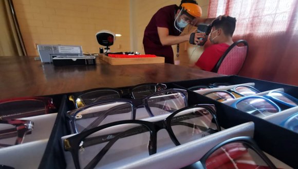 Servicio de Salud Arica entrega atención oftalmológica a niñas y niños en residencias familiares Servicio de Salud Arica entrega atención oftalmológica a niñas y niños en residencias familiares