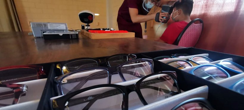 Servicio de Salud Arica entrega atención oftalmológica a niñas y niños en residencias familiares Servicio de Salud Arica entrega atención oftalmológica a niñas y niños en residencias familiares