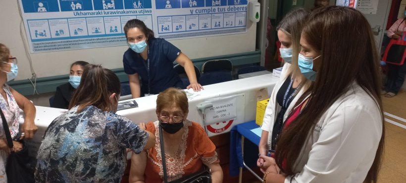 Refuerzan llamado a inocularse con la vacuna bivalente contra COVID-19