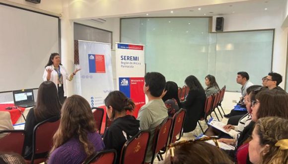 Servicio de Salud Arica y Parinacota actualizó conocimientos de nutricionistas para personas con patologías complejas