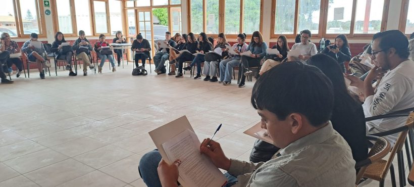 Arica: Funcionarios de salud participan en capacitación sobre primera ayuda psicológica