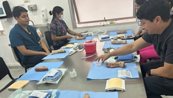 Médicos se capacitaron en procedimientos quirúrgicos de baja complejidad Médicos se capacitaron en procedimientos quirúrgicos de baja complejidad