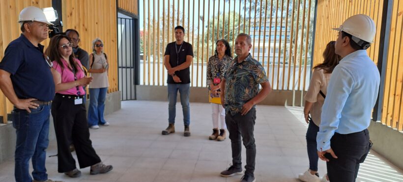 Autoridades regionales visitan unidad de psiquiatría infanto adolescente en Hospital de Arica Autoridades regionales visitan unidad de psiquiatría infanto adolescente en Hospital de Arica