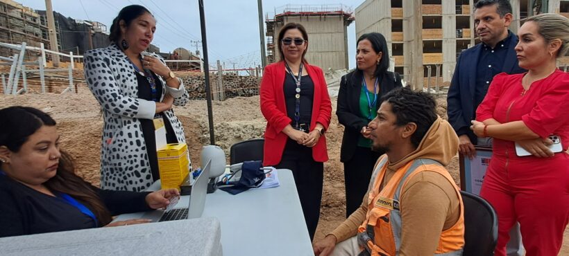 Arica comenzó primeras inscripciones como comuna pionera de la APS Universal Arica comenzó primeras inscripciones como comuna pionera de la APS Universal