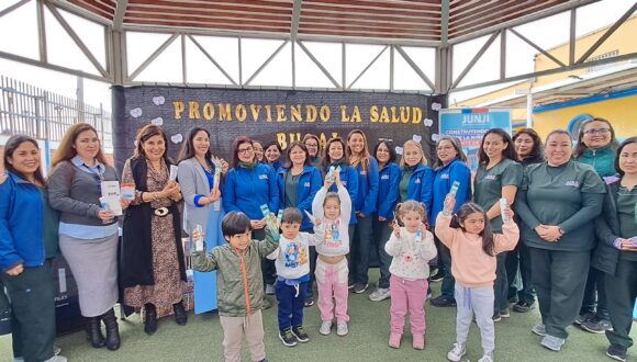 Servicio de Salud Arica y Parinacota entregó insumos dentales a párvulos Junji Servicio de Salud Arica y Parinacota entregó insumos dentales a párvulos Junji