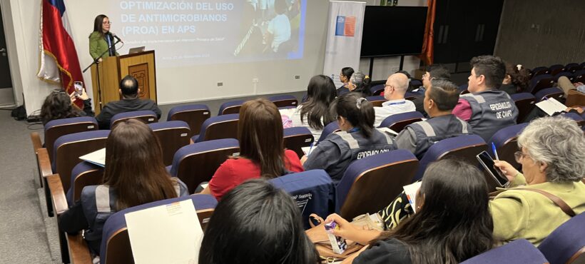 Servicio de Salud Arica y Parinacota realizó jornada sobre optimización del uso de antimicrobianos